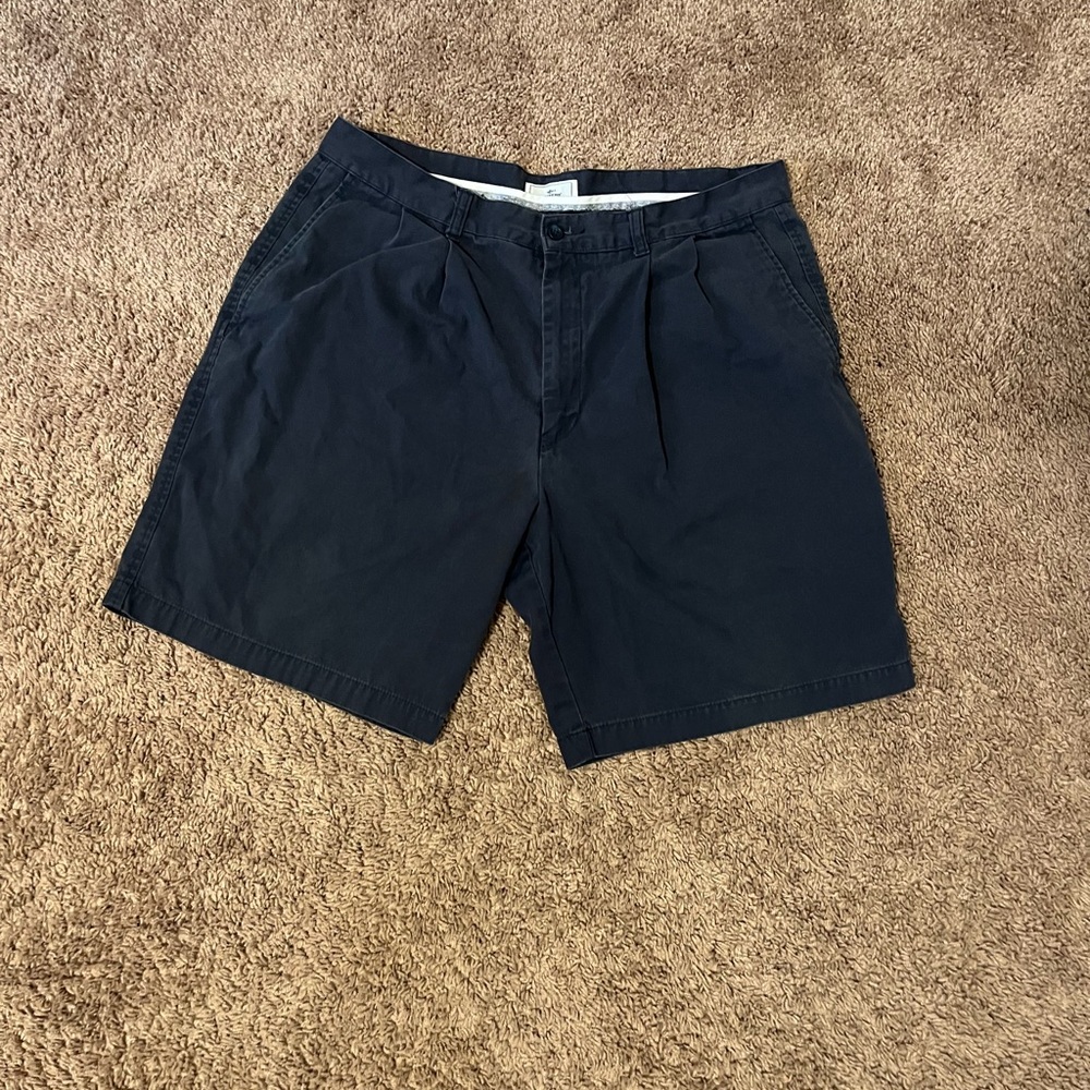 Navy blue Docker’s casual chino shorts
